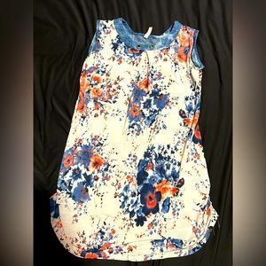 Super cute floral top